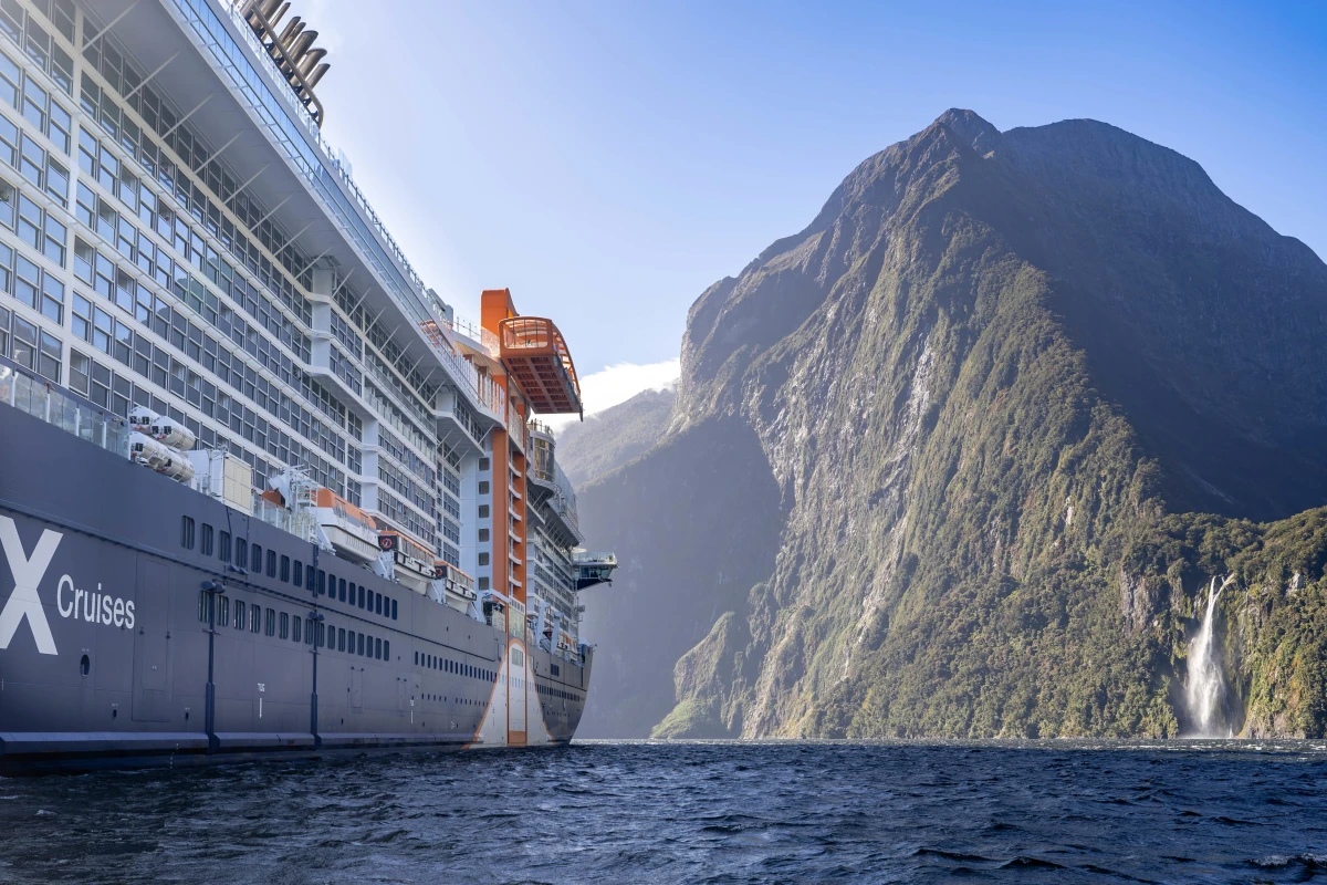 https://media.leisurecom.com/cruise/image-2025-06-09-13-07-31.webp
